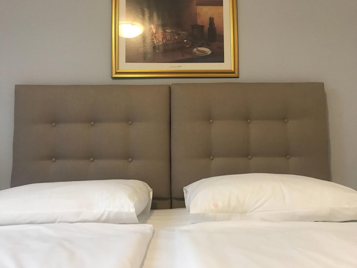 Hotel Vila Tina Ζάγκρεμπ Εξωτερικό φωτογραφία