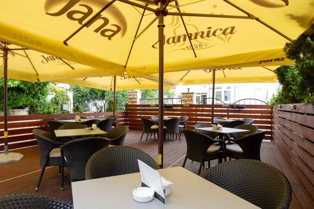Hotel Vila Tina Ζάγκρεμπ Εξωτερικό φωτογραφία