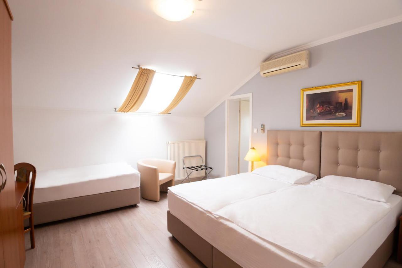 Hotel Vila Tina Ζάγκρεμπ Εξωτερικό φωτογραφία