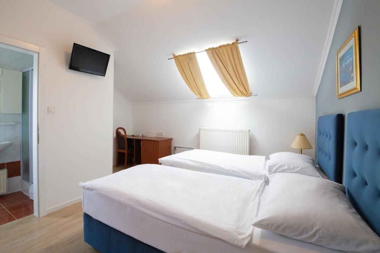 Hotel Vila Tina Ζάγκρεμπ Εξωτερικό φωτογραφία