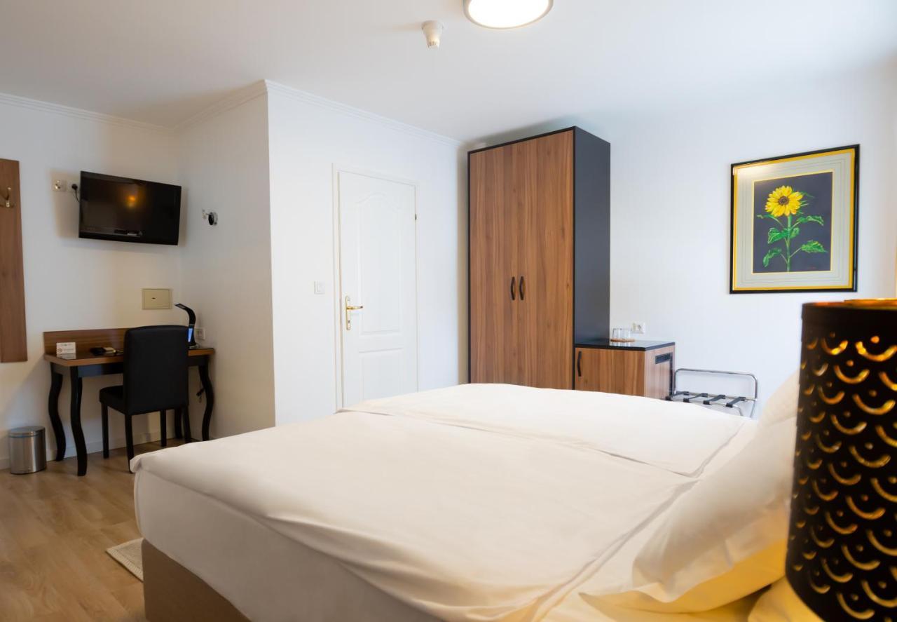 Hotel Vila Tina Ζάγκρεμπ Εξωτερικό φωτογραφία