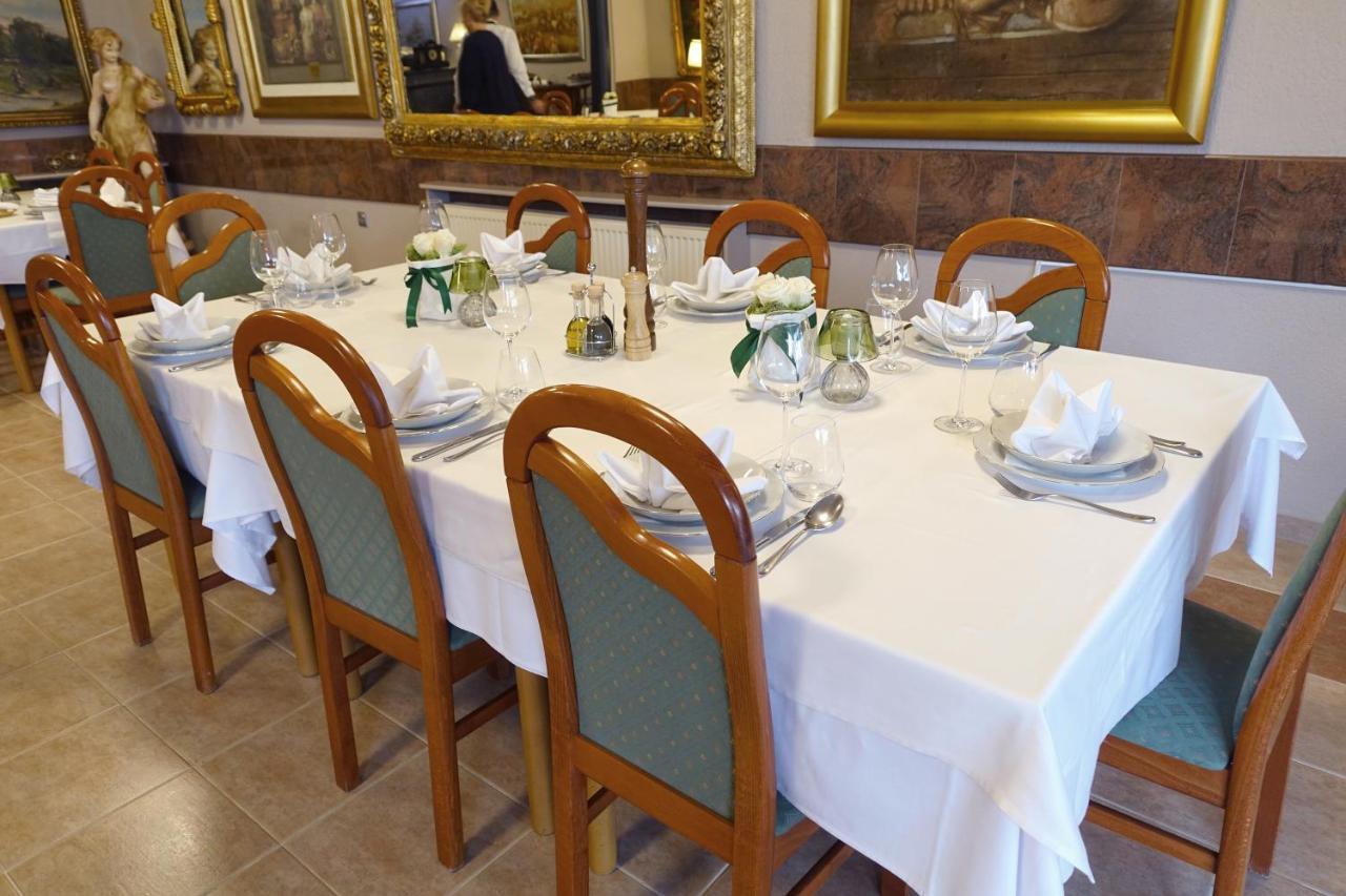 Hotel Vila Tina Ζάγκρεμπ Εξωτερικό φωτογραφία
